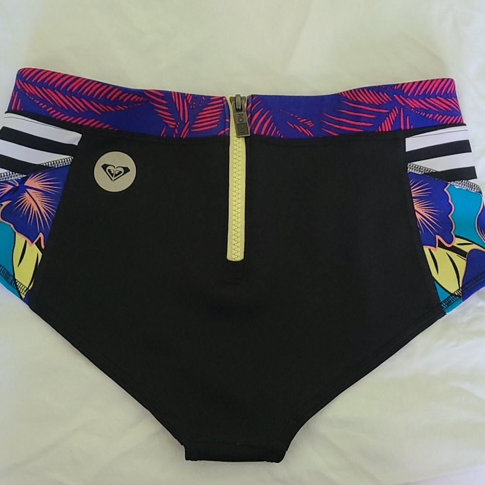 Suit - Picture 2 of 3